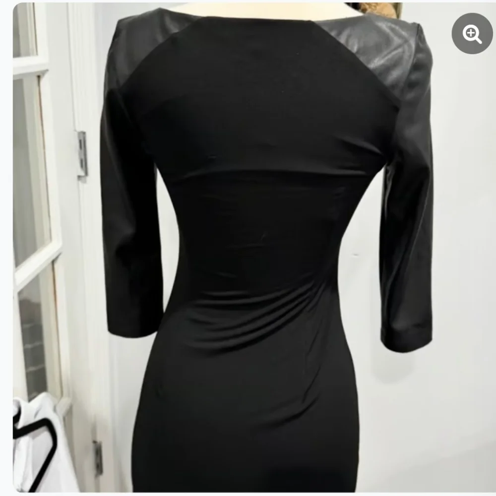 EUC, Guess Faux Leather Ruched Bodycon Dress, Xs. Black - Picture 4 of 9